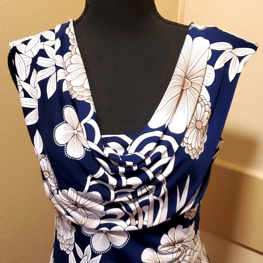 NWT Stunning sz 10, sleeveless, draped neck, blue & white dress - Dressbarn